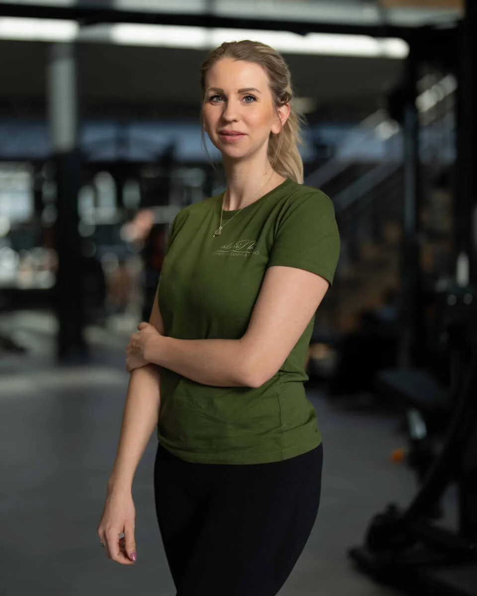 Porträt von Romina bei almiNa